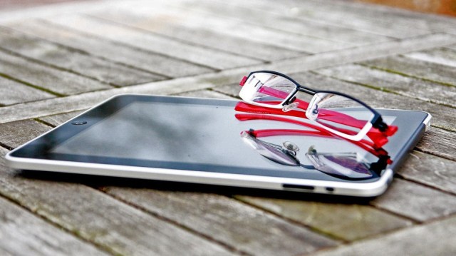 2013%2F10%2F28%2F56%2Fipadglasses.5021f.jpg